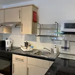 Serviced Apartment Bristol One-Bedroom Southmead Hospital Mod Airbus