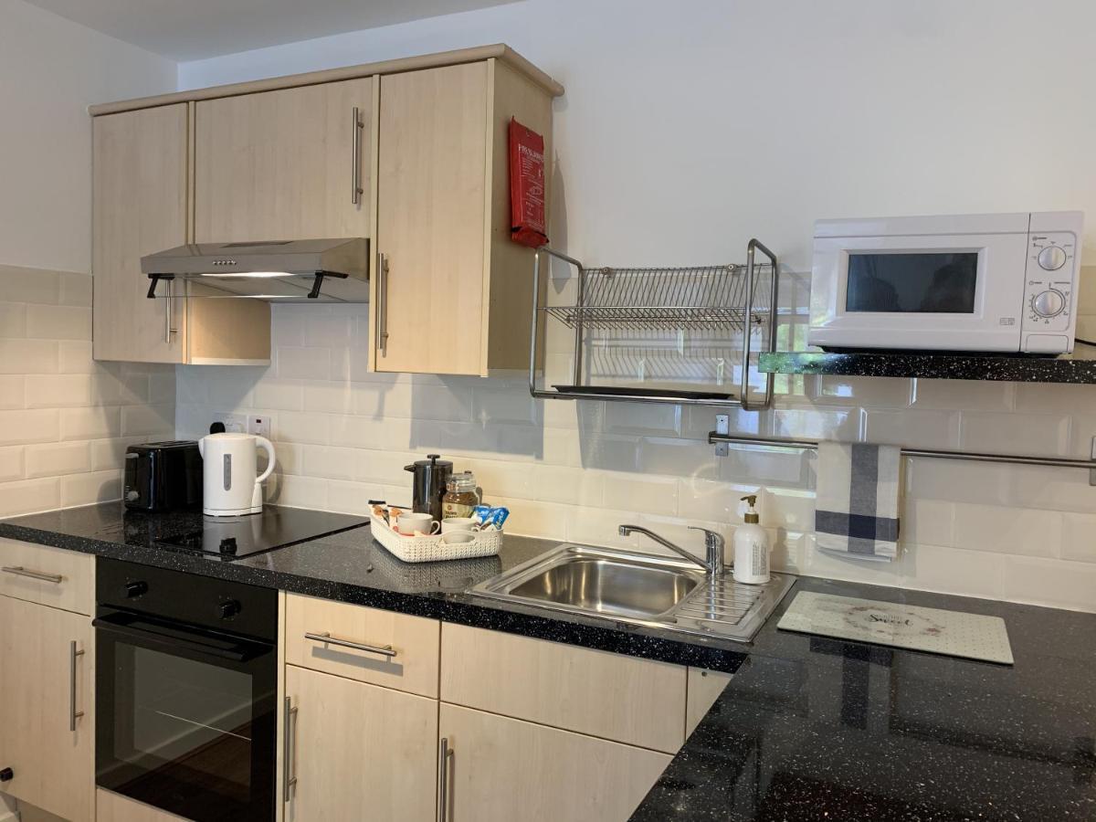 Serviced One-bedroom Southmead Hospital Mod Airbus Bristol